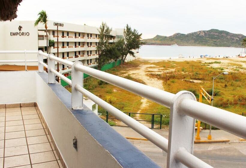 ホテル Venados Inn