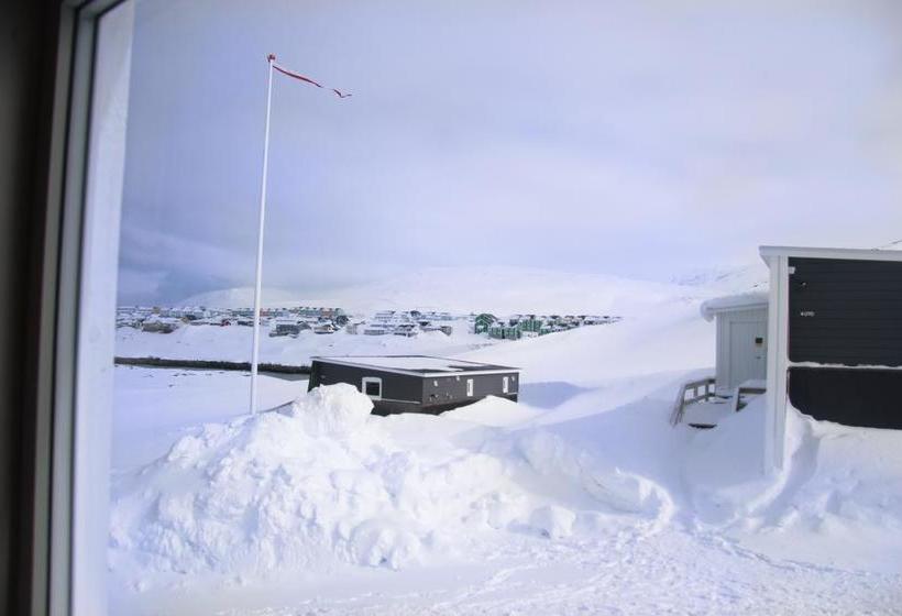 Inuk Hostels
