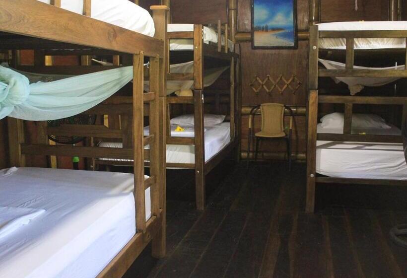 La Natura Hostel & Pool