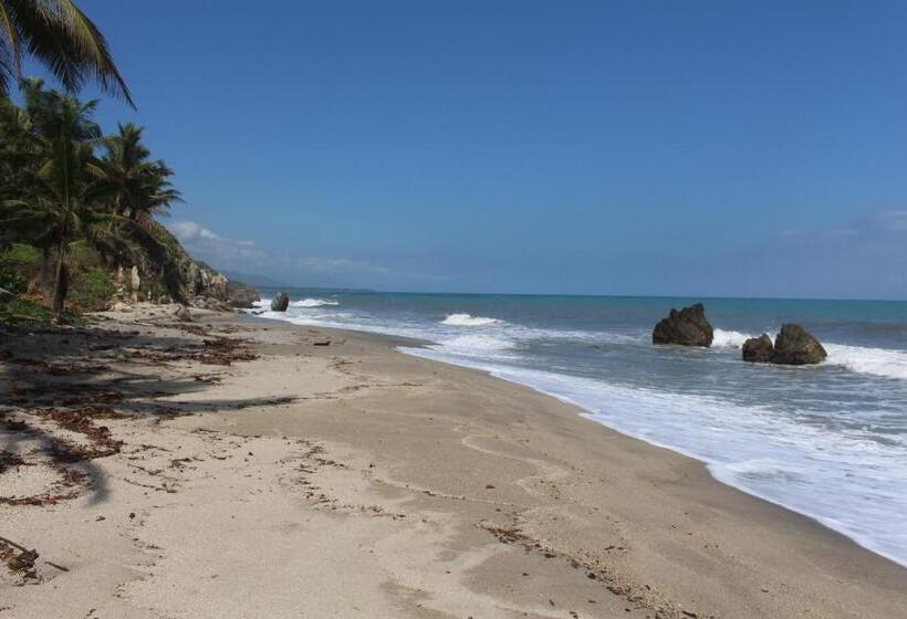 La Natura Hostel & Pool