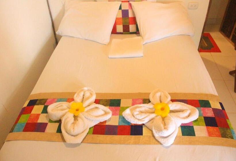 La Natura Hostel & Pool