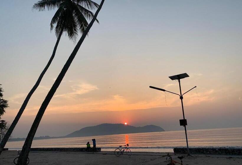 אתר נופש Haad Somboon House