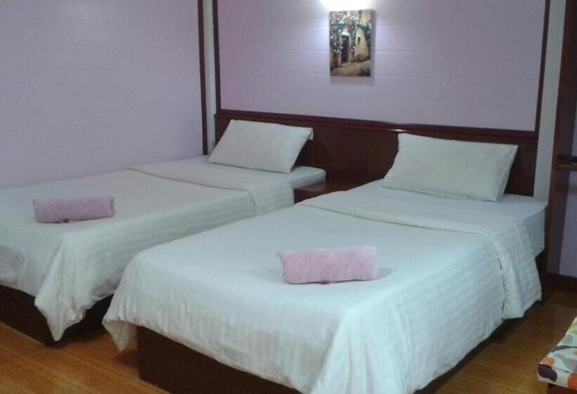 אתר נופש Haad Somboon House