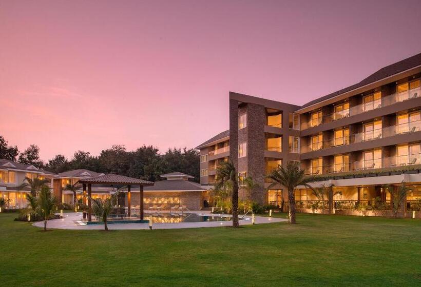 منتجع Kabir Hotel & Spa