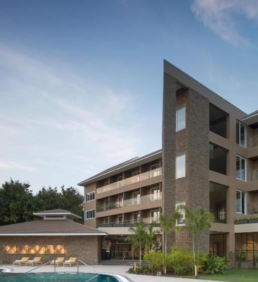 منتجع Kabir Hotel & Spa