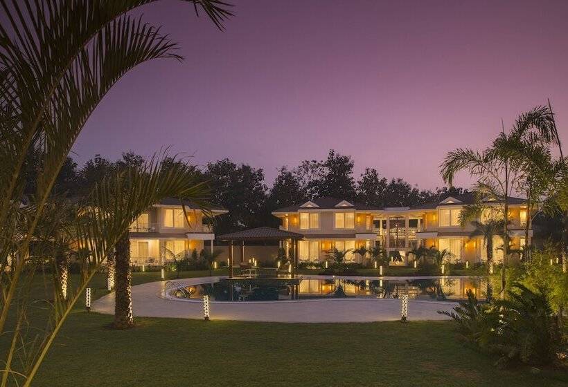 منتجع Kabir Hotel & Spa