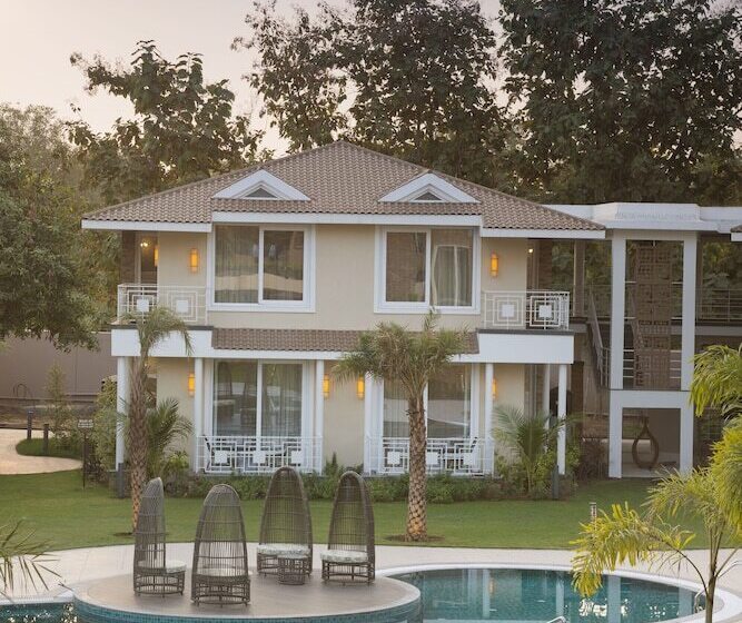 منتجع Kabir Hotel & Spa