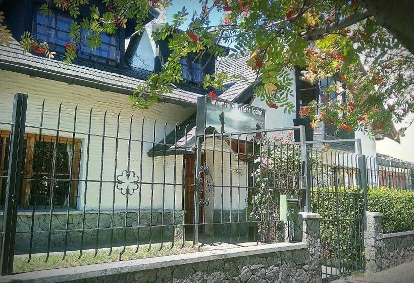 Universal Traveller's Hostel