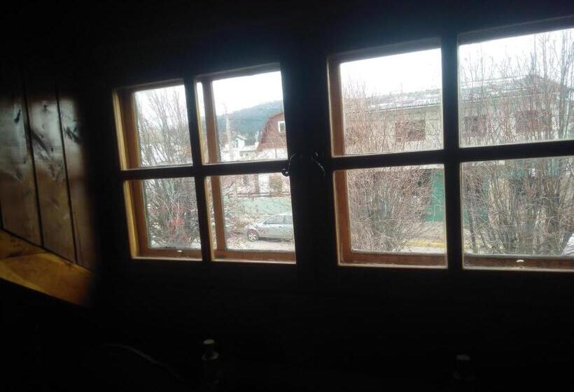 Universal Traveller's Hostel