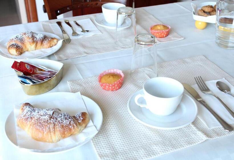 ベッドアンドブレックファースト Villa Orchidea