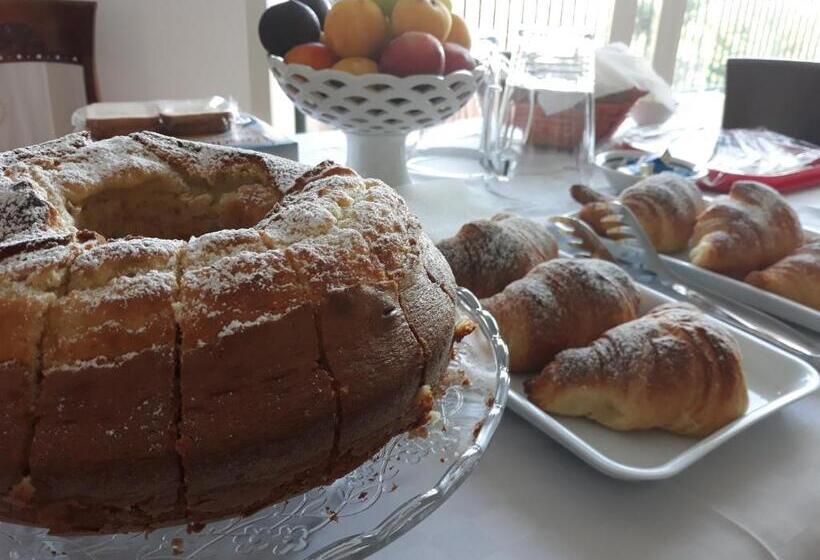 ベッドアンドブレックファースト Villa Orchidea