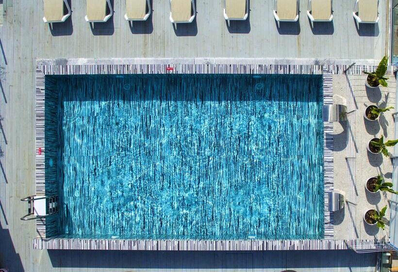 فندق Glaros Royal Beach