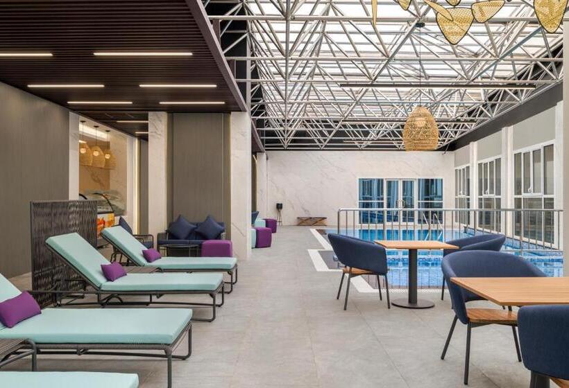 ホテル Mercure Riyadh Al Anoud