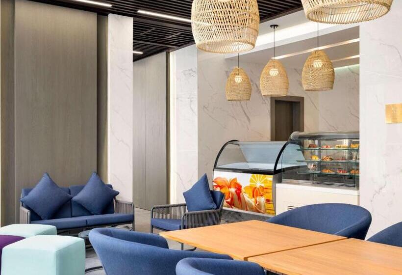 ホテル Mercure Riyadh Al Anoud