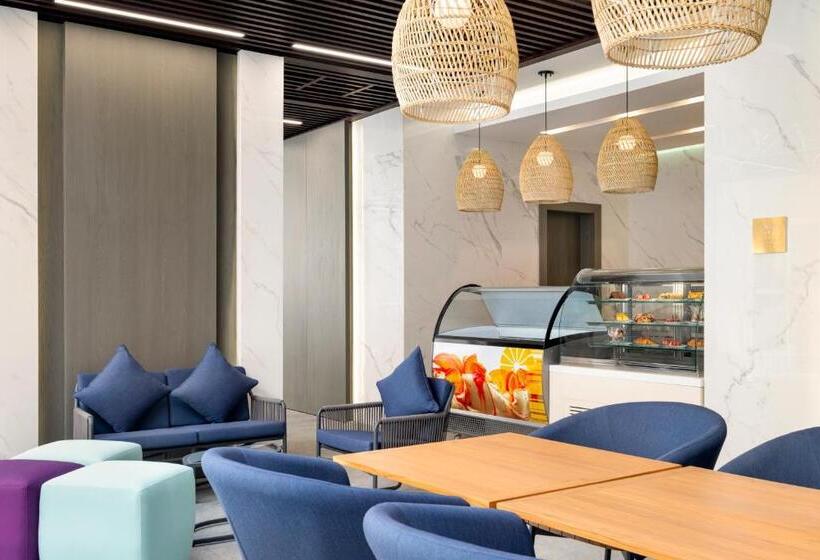 ホテル Mercure Riyadh Al Anoud