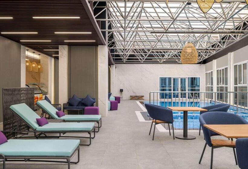 ホテル Mercure Riyadh Al Anoud