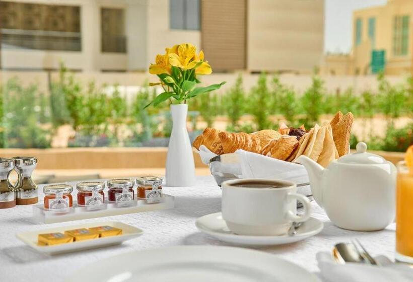 ホテル Mercure Riyadh Al Anoud
