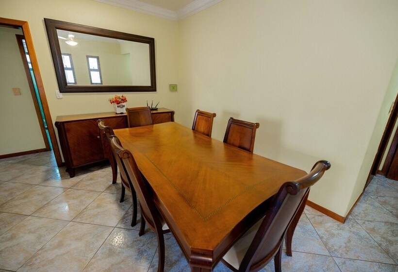 ホテル Martha Schwantz 301