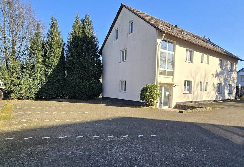 Keyless Boardinghouse