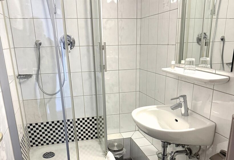 Keyless Boardinghouse