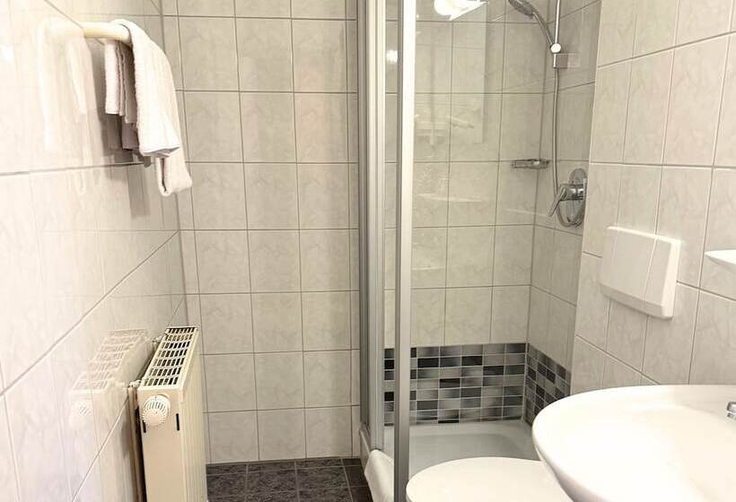 Keyless Boardinghouse