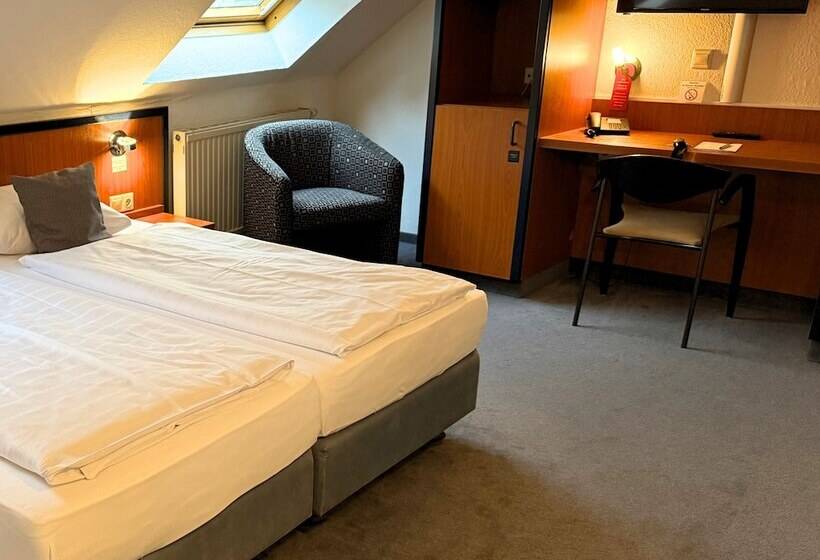 Keyless Boardinghouse