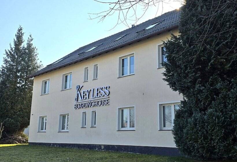 Keyless Boardinghouse
