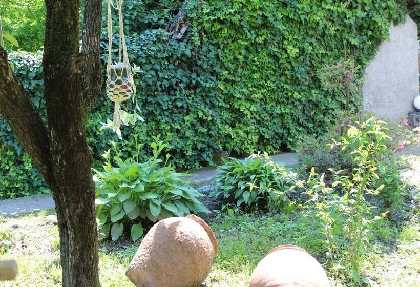 פנסיון La Deka Guesthouse