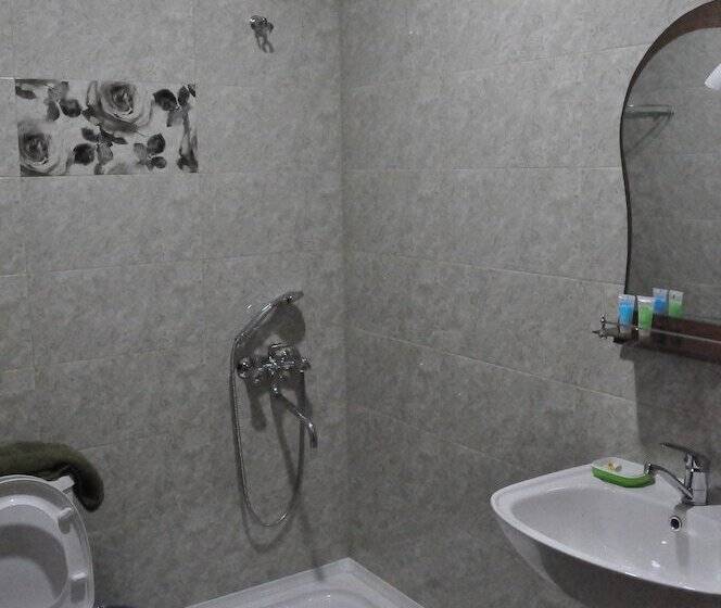 פנסיון La Deka Guesthouse