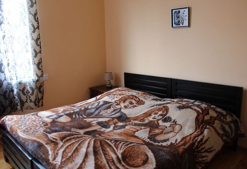 פנסיון La Deka Guesthouse