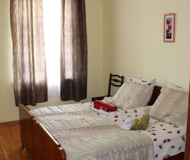 פנסיון La Deka Guesthouse