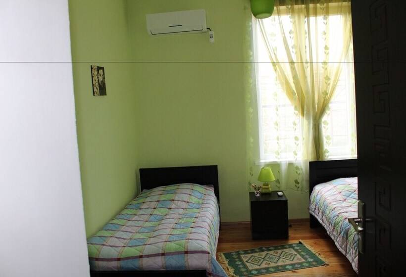 פנסיון La Deka Guesthouse