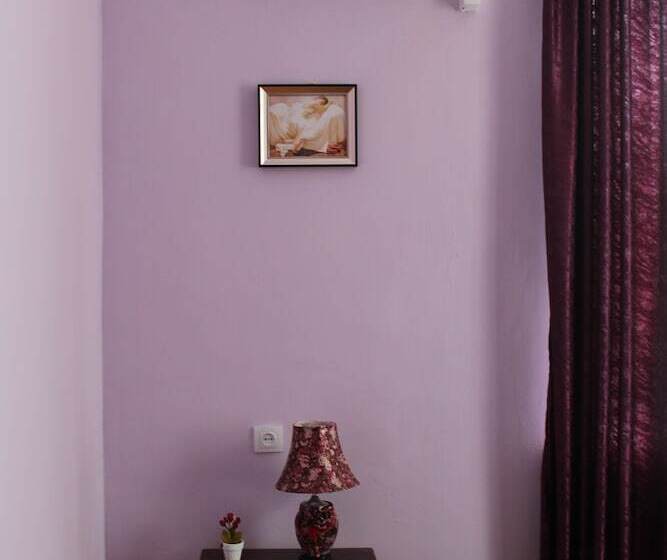 פנסיון La Deka Guesthouse