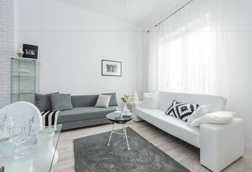 P&o Apartments Center