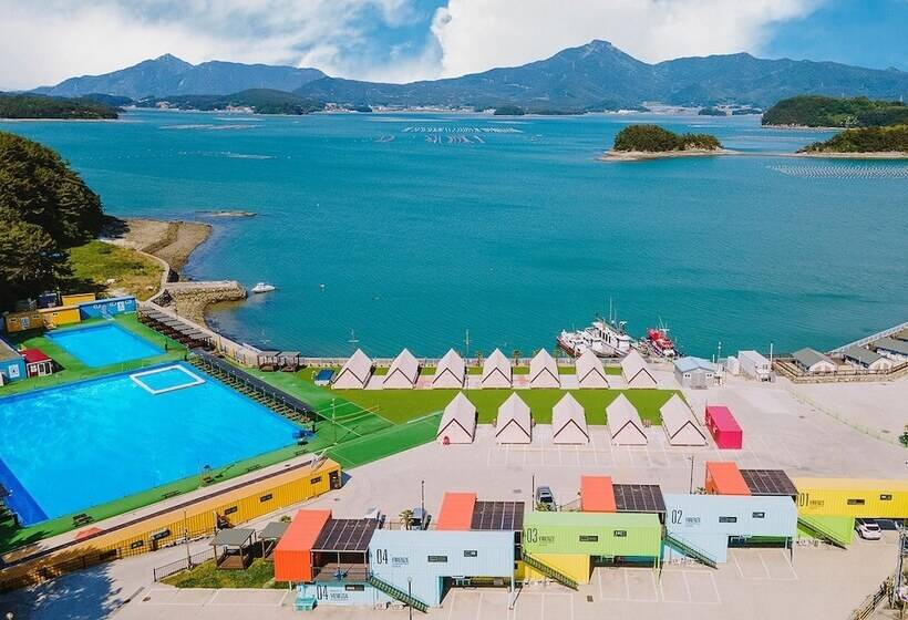 Goseong Bluebeach Pension&glamping
