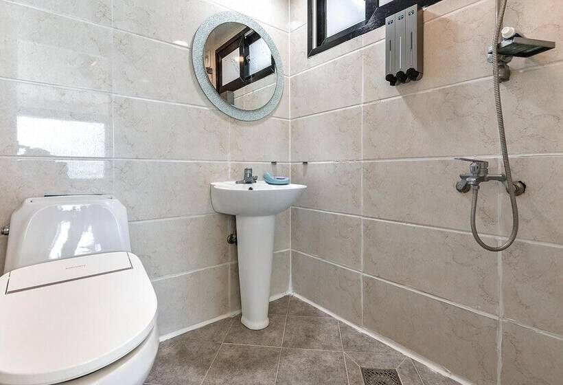 Goseong Bluebeach Pension&glamping