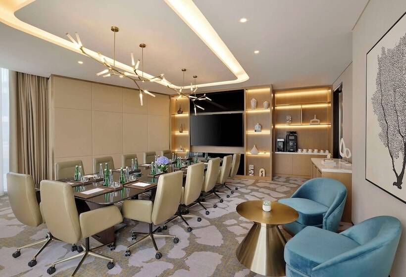 هتل Embassy Suites By Hilton Dubai Business Bay