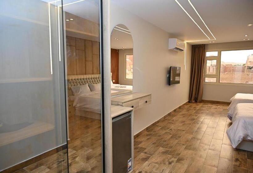 هتل Pyramids Enigma Grand Lodge