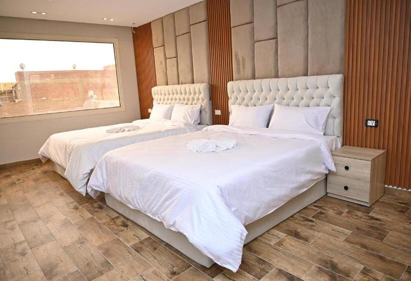 هتل Pyramids Enigma Grand Lodge