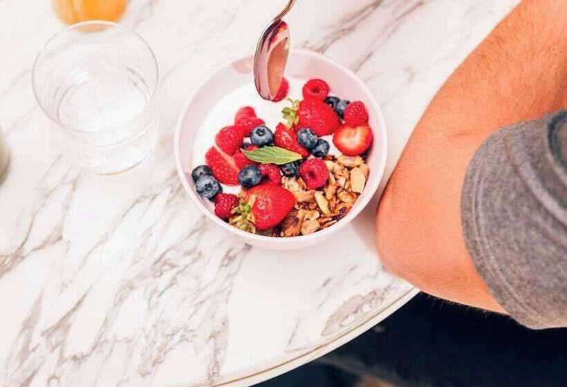 Отель Tribe Budapest Airport