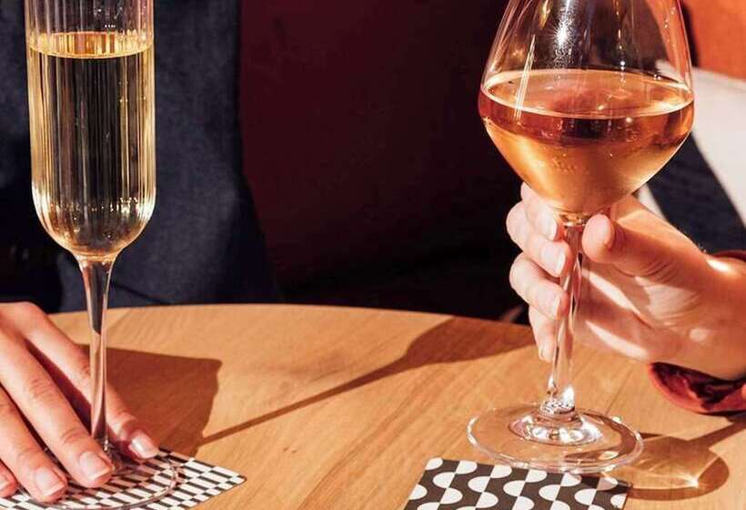 Отель Tribe Budapest Airport