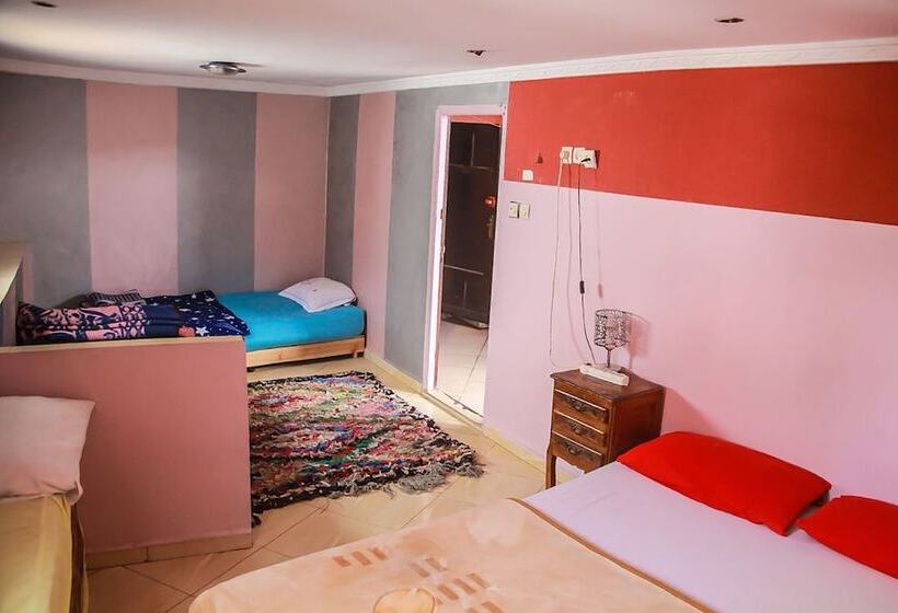 Medina Guesthouse   Hostel