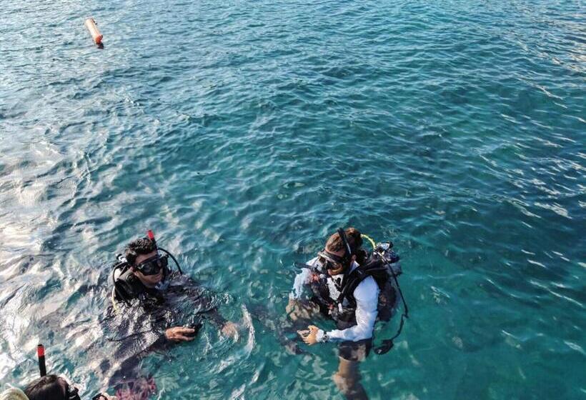旅馆 Quiver Dive Team Perhentian Dorm