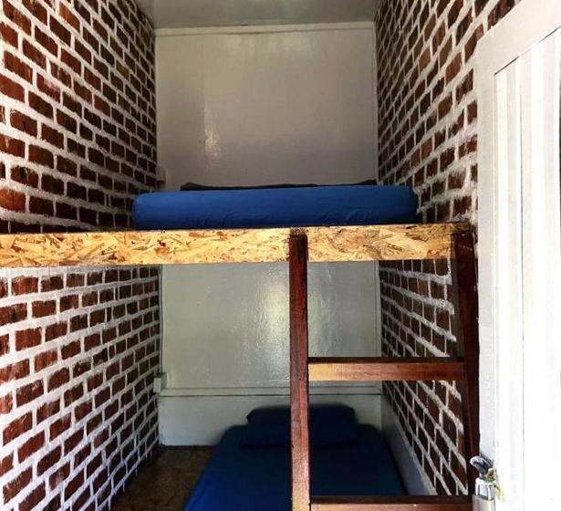 旅馆 Quiver Dive Team Perhentian Dorm