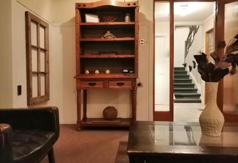 Bed and Breakfast Hostal Mackay Temuco