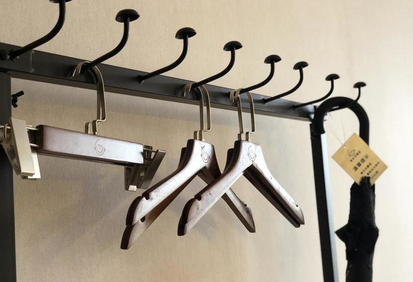 בית מלון כפרי Emei Mountain Xileer