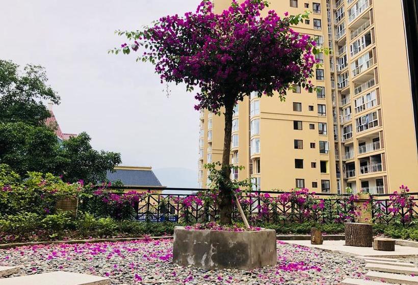 בית מלון כפרי Emei Mountain Xileer