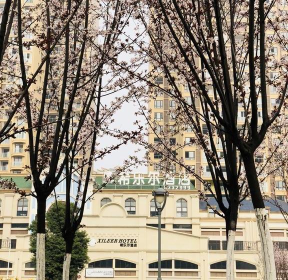 בית מלון כפרי Emei Mountain Xileer