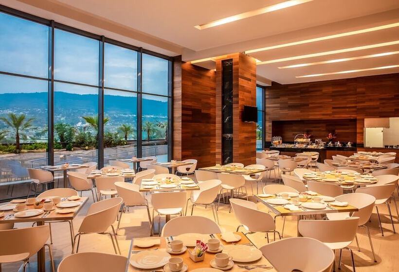 فندق Fiesta Inn Tuxtla Fashion Mall