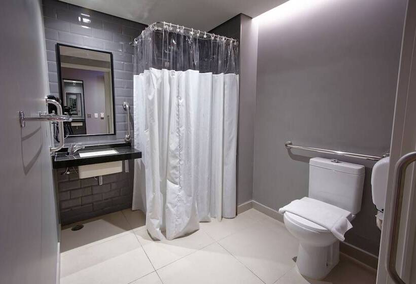 בית מלון כפרי Golden Tower Express Berrini By Fenix Hoteis